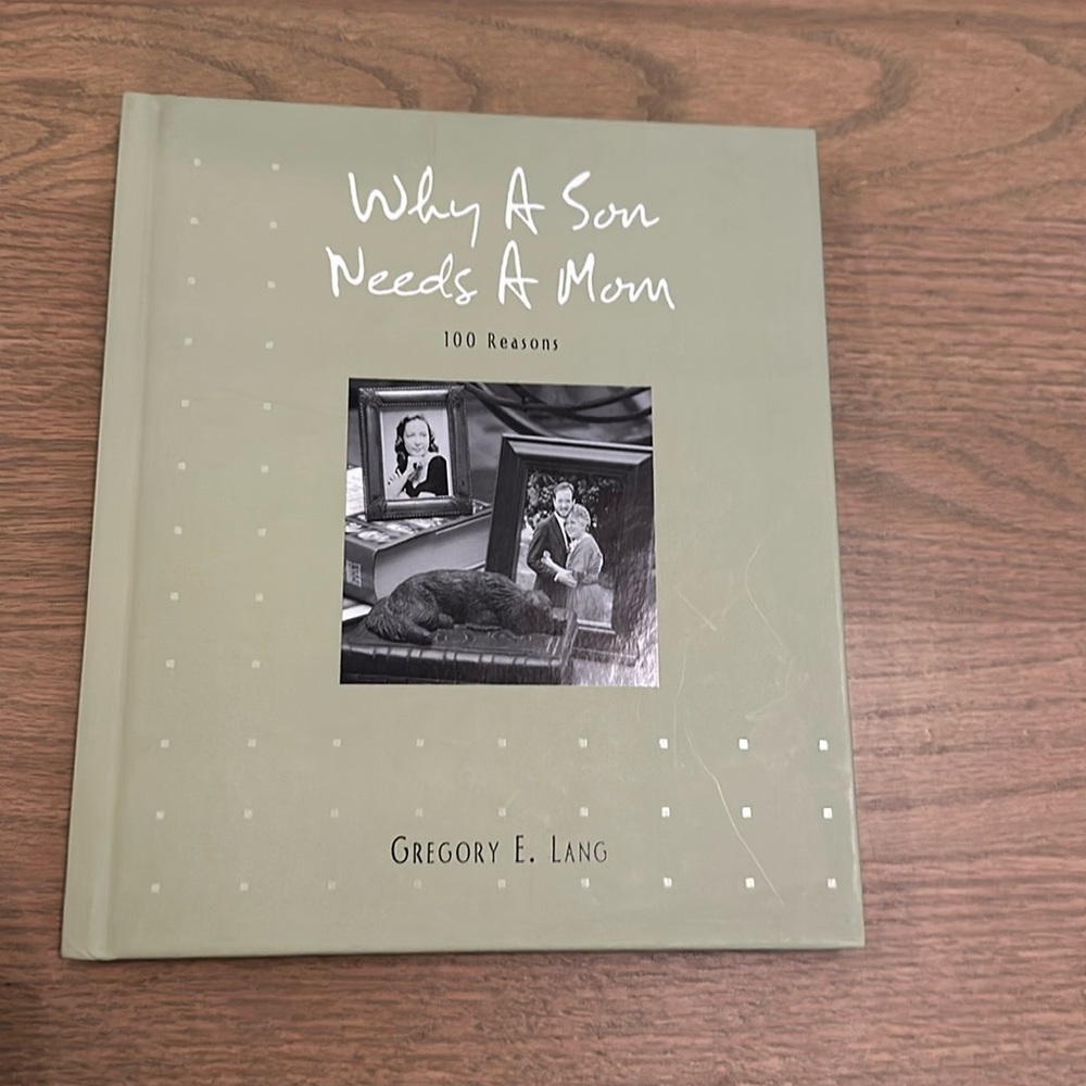 NWT BOOK - why a son needs a mom - 100 reasons